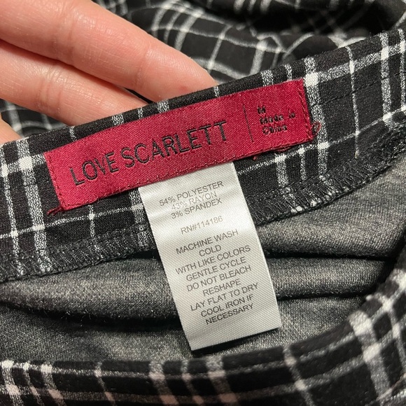 Skirt with belt - Picture 2 of 2